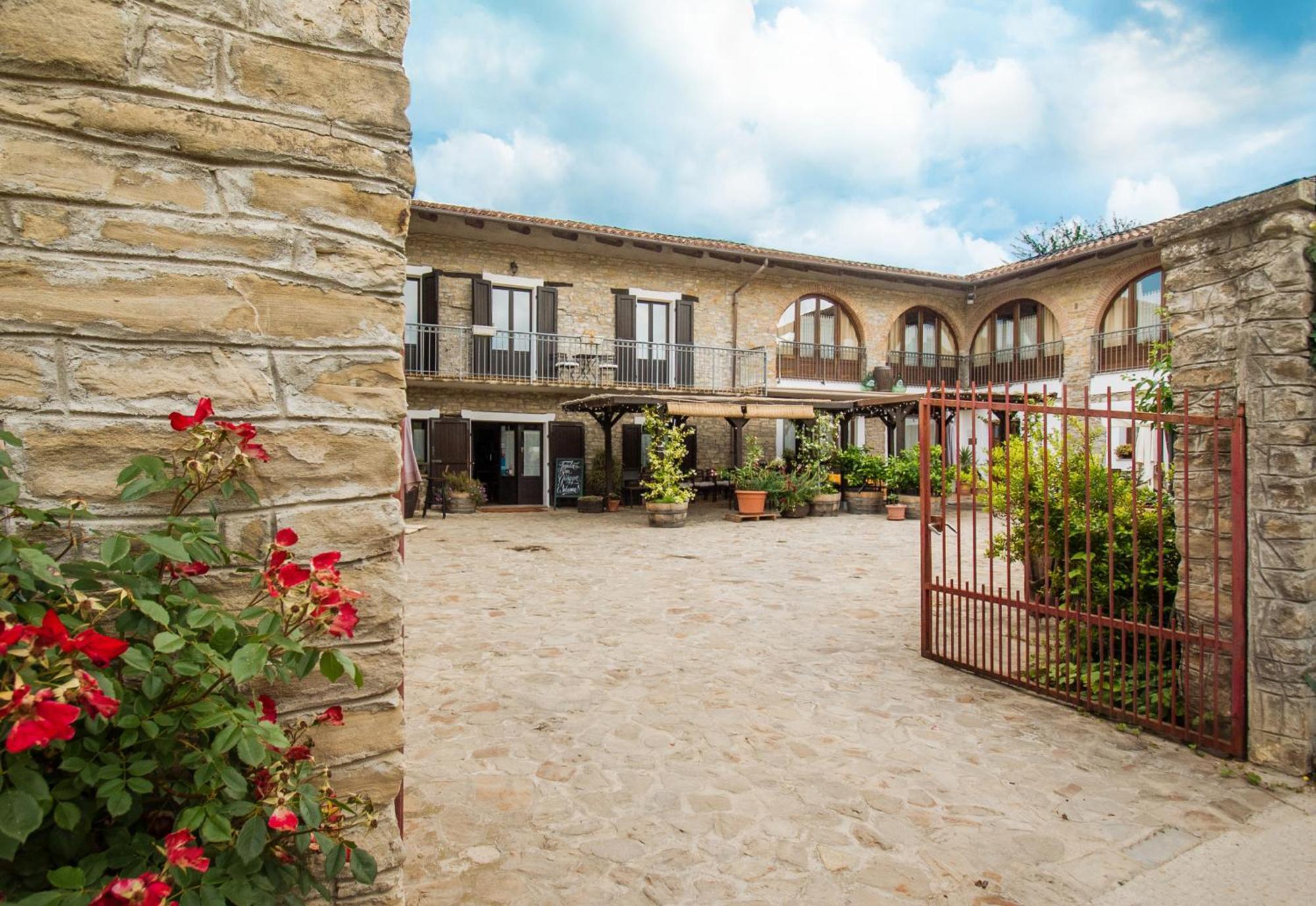 Agriturismo Tenuta San Giuseppe Cossano Belbo Extérieur photo